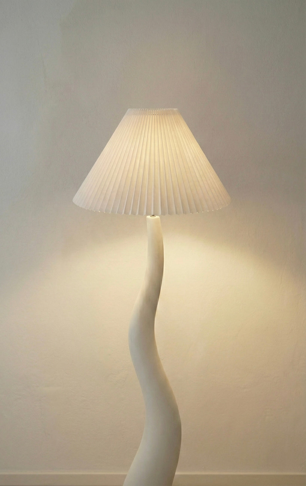 Lampadaire arbre ondulé
