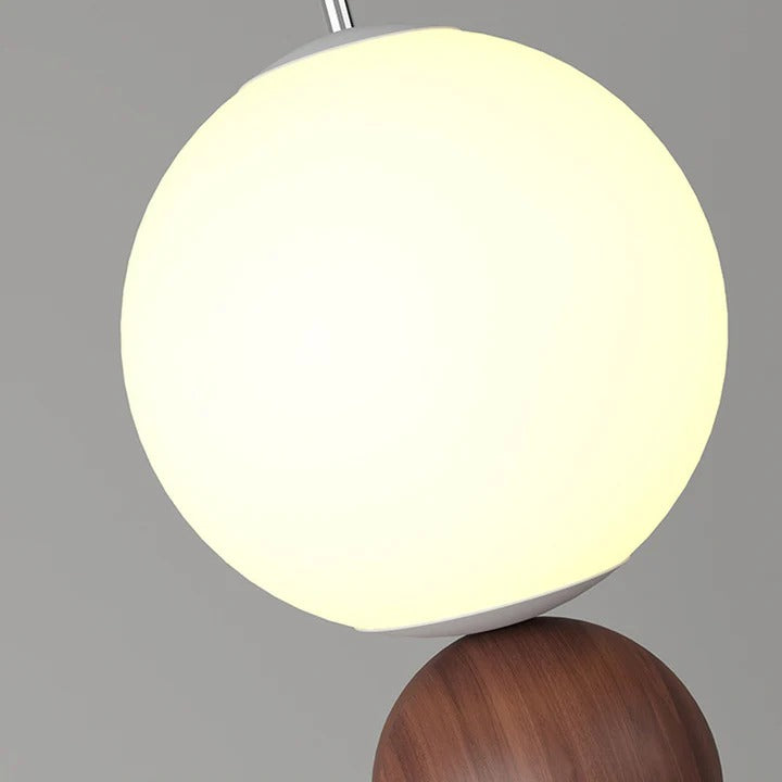 Lampe sur pied à boules lumineuses