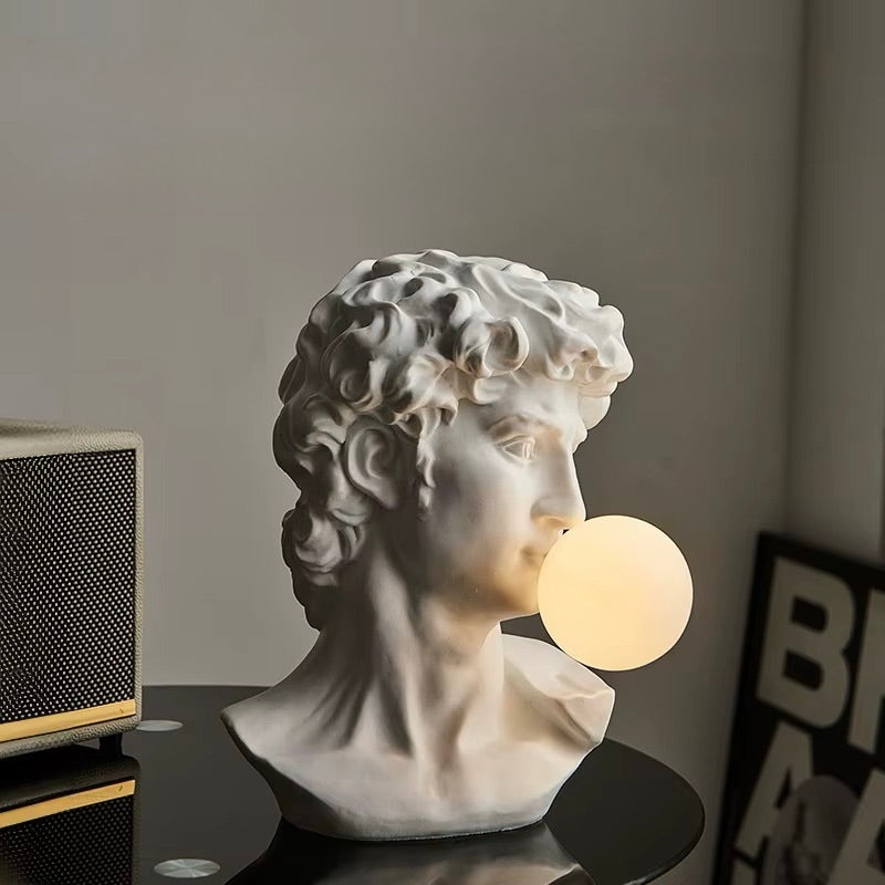 Lampe de table sculpture David à bulle lumineuse